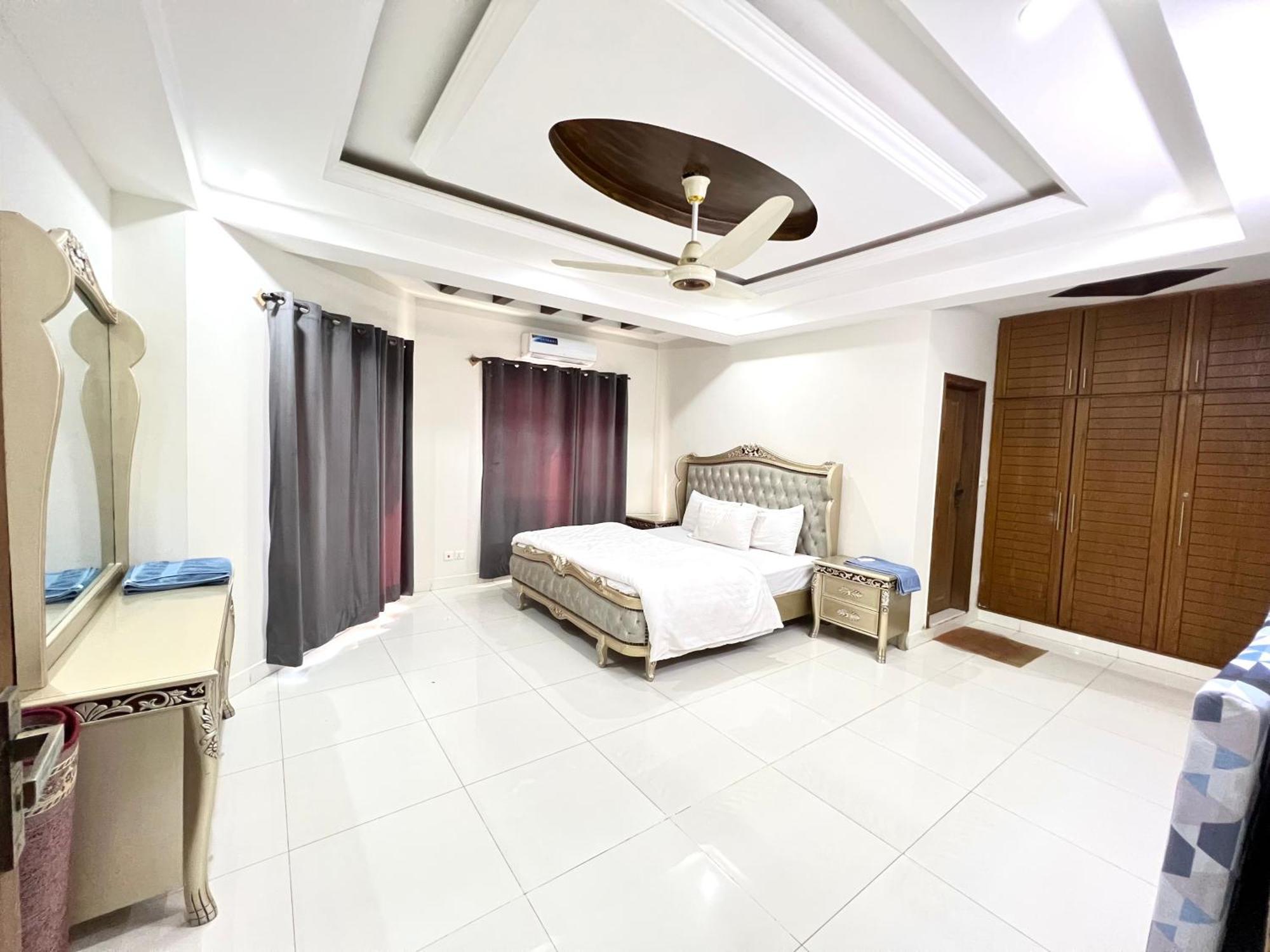 Luxury Apartment Hotel Islamabad Exteriör bild