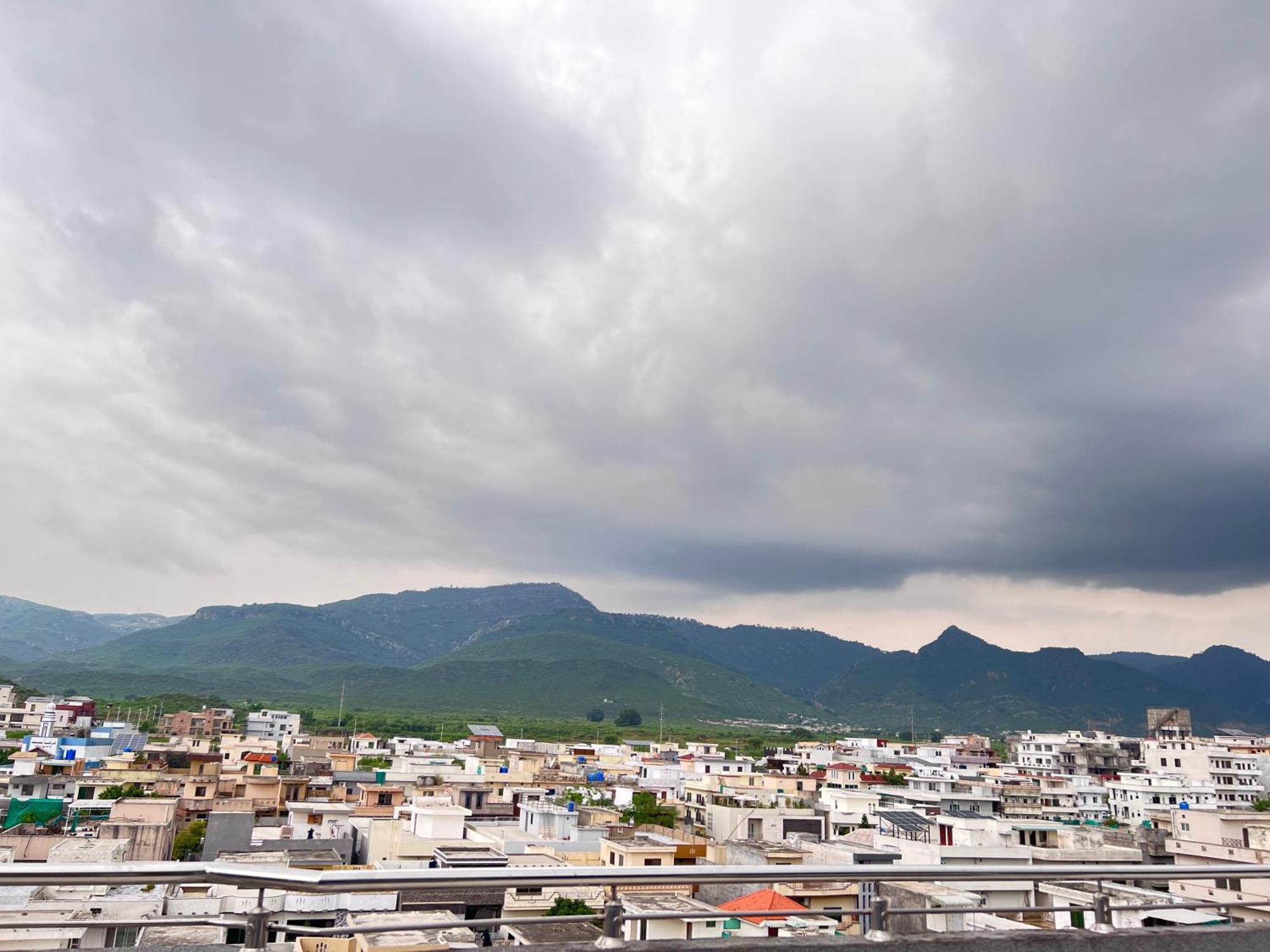 Luxury Apartment Hotel Islamabad Exteriör bild